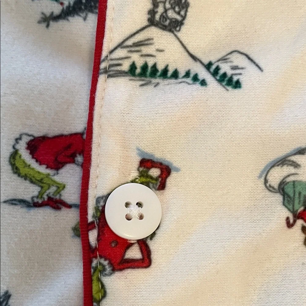 Festive Cream Pajama Set with Grinch print nwot
